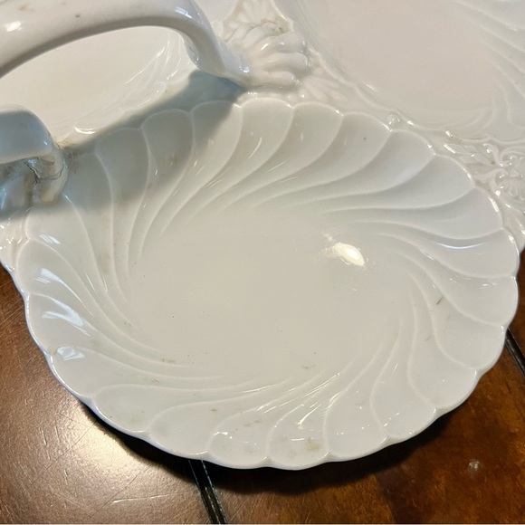 Vintage White Porcelain Divided Serving Dish – Shell Pattern with Handle - Picture 4 of 13